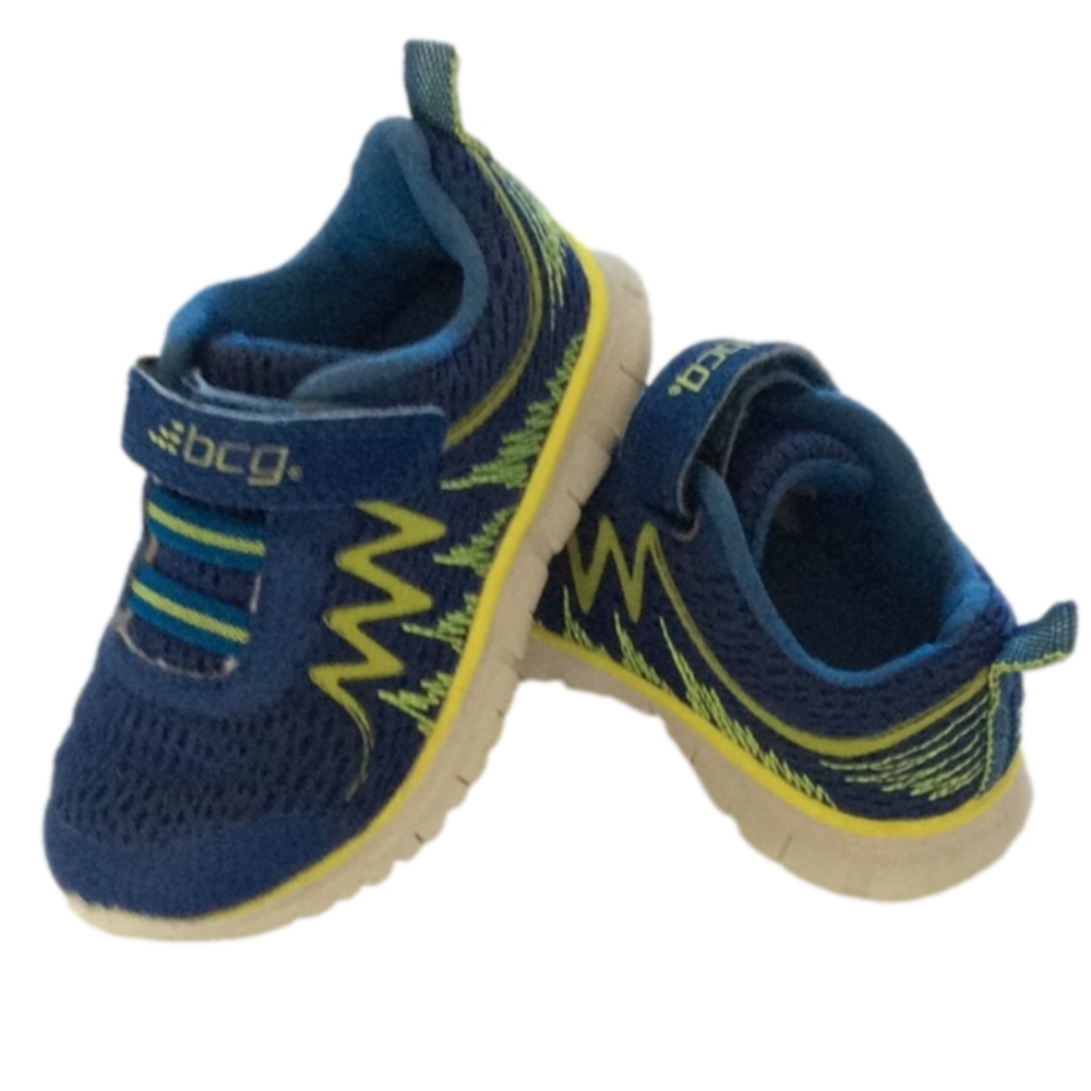 BCG Boys Sports Shoes Size 7D